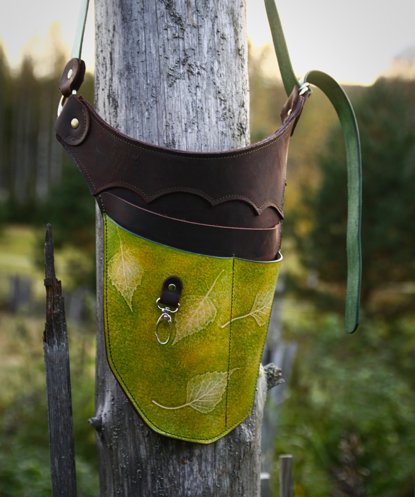 Garten-Werkzeuggürtel aus Leder – limitierte Herbstedition mit Blätterdruck | handgefärbt & individuell