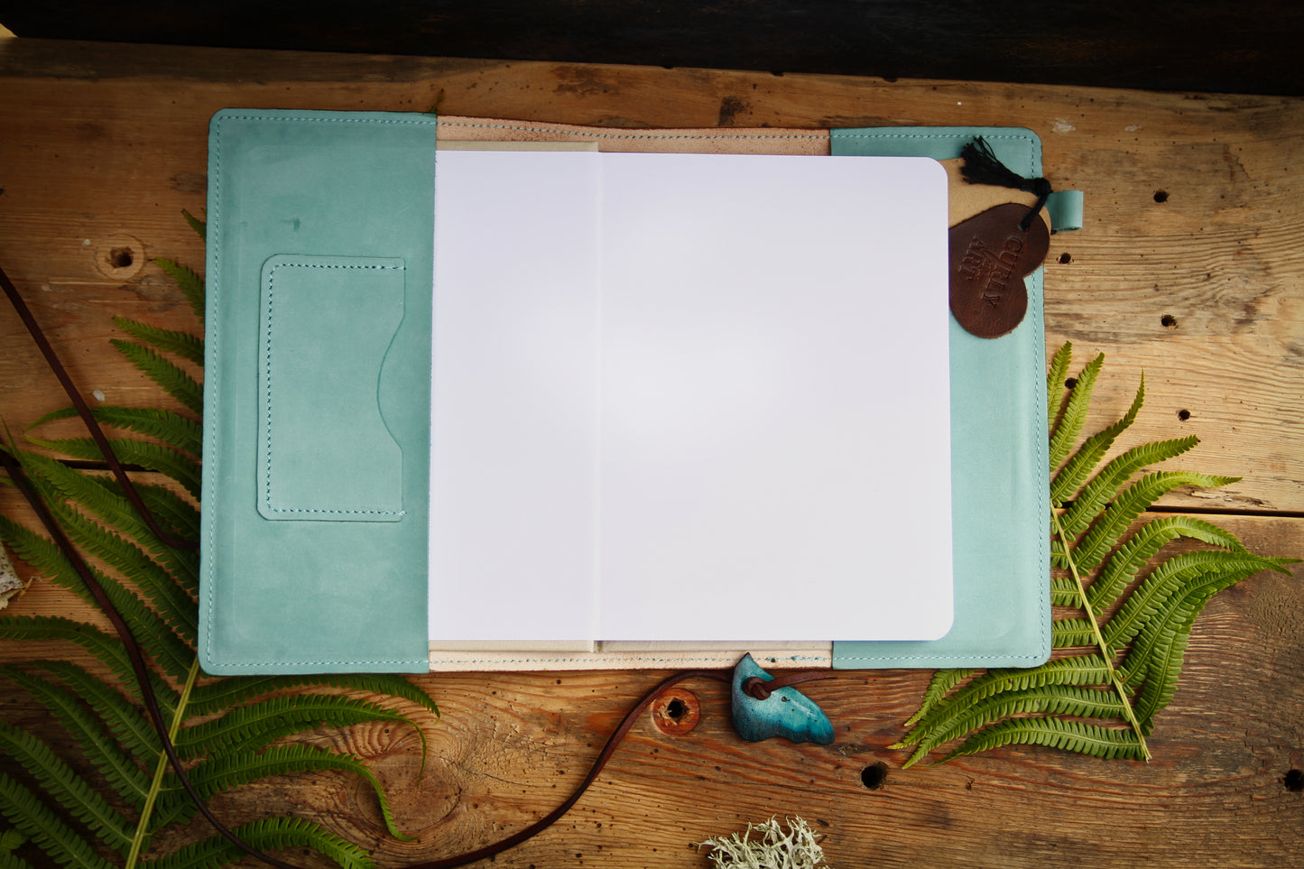 Notebook-omslag med Luna Moth • Notebook-läder A5