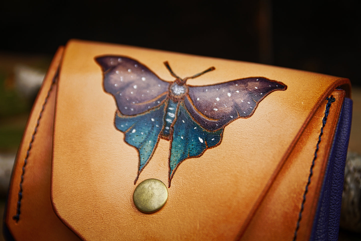 Liten Luna-plånbok "Purple Luna Moth", läderplånbok