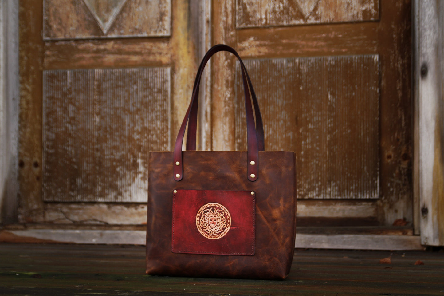 Shopper i läder med innerficka, Medusa-design