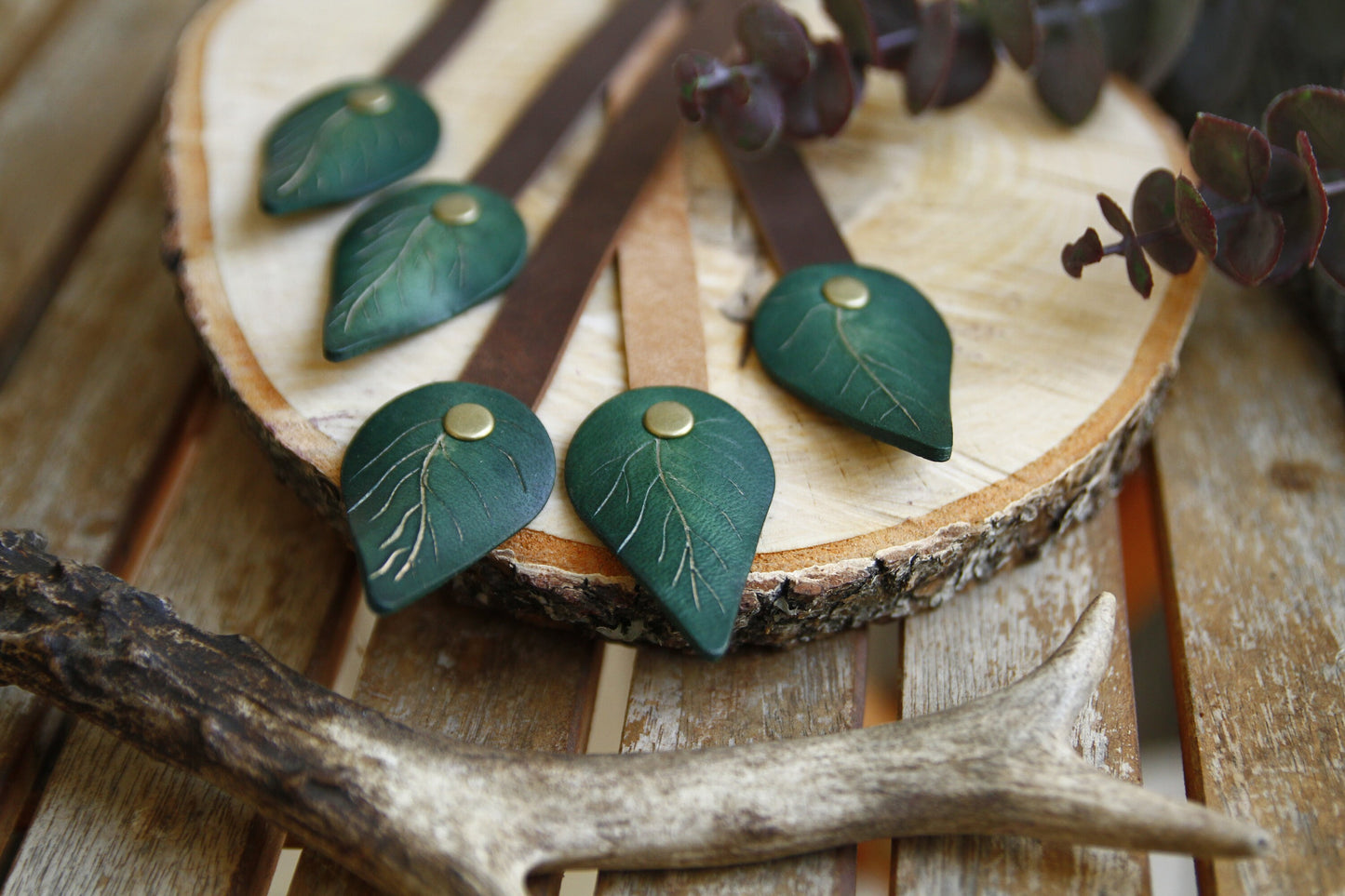 Bookmark, bookmark ribbon with leaf