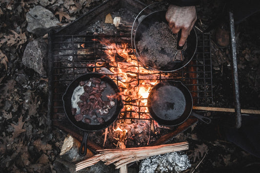 Osterzauber am Feuer: Festliches Essen im Freien genießen!" 🌟🔥🐰