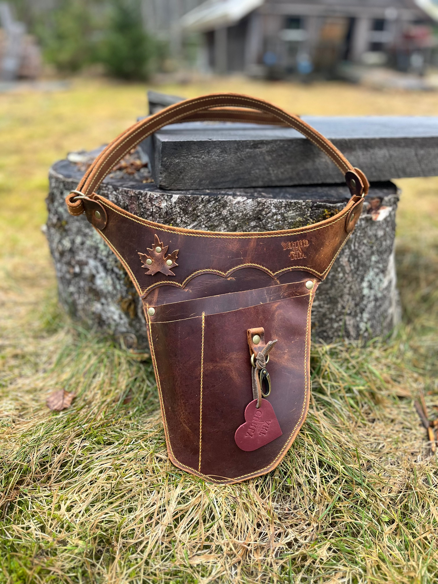 Garden tool belt, left side of the body, tool belt