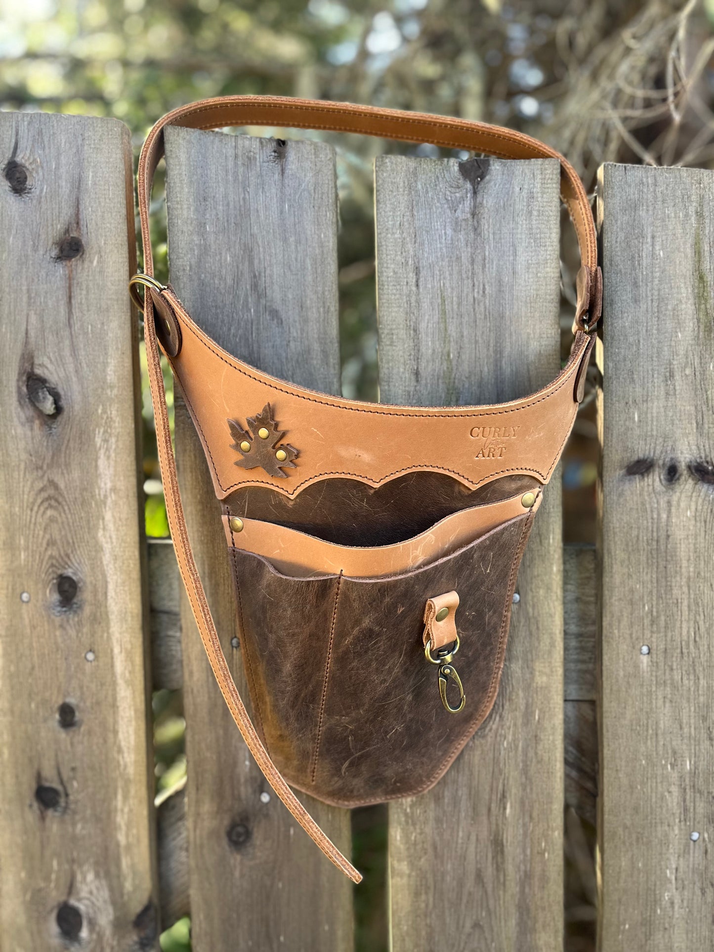 Garden tool belt, left side of the body, tool belt
