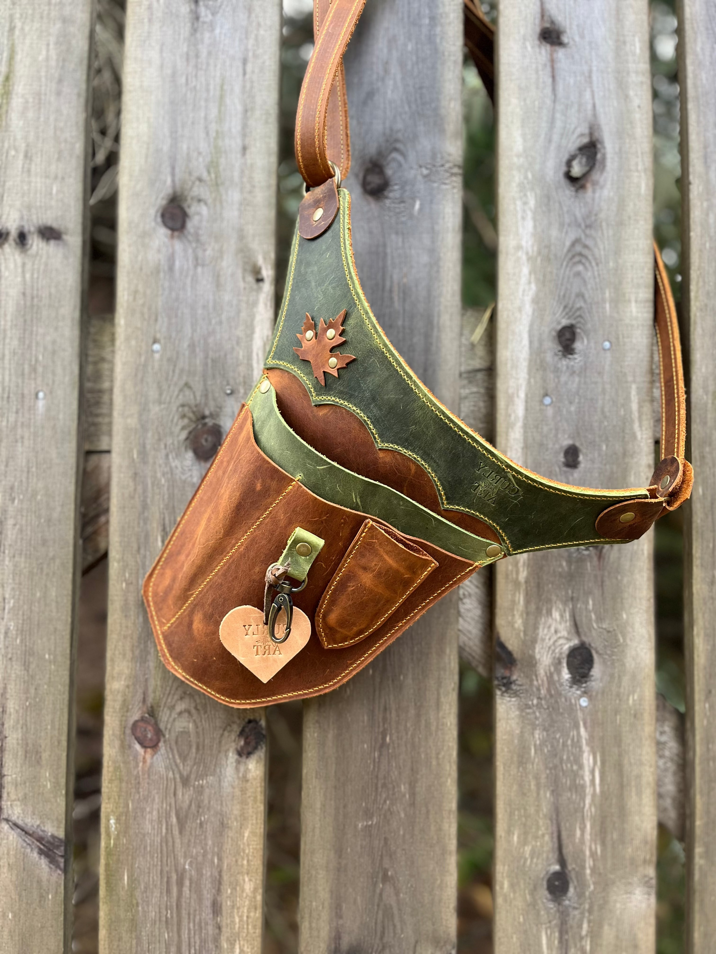 Garden tool belt, left side of the body, tool belt
