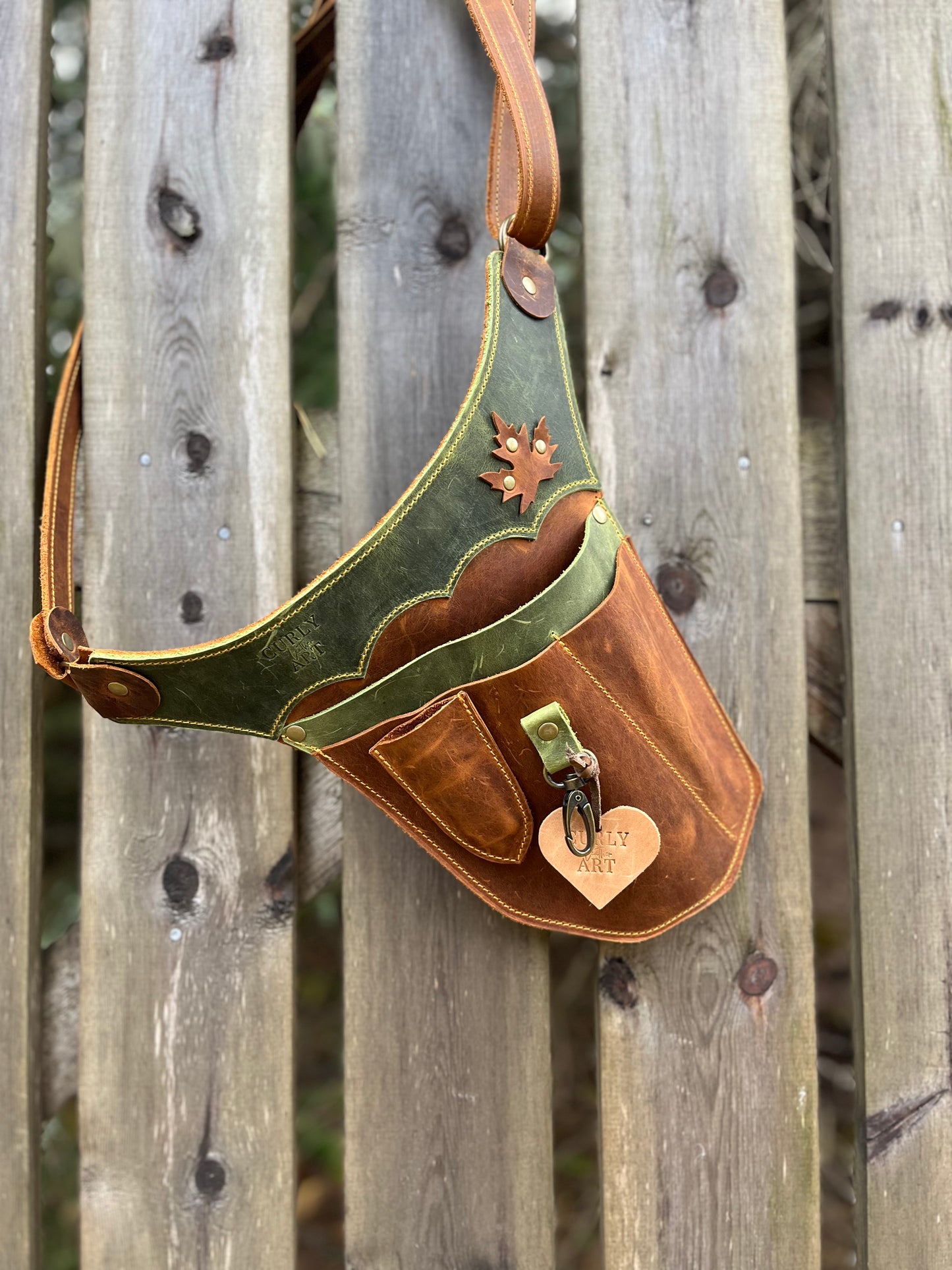 Individual garden tool belt for the right side of the body,