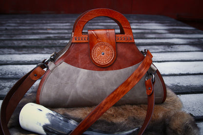 Handgefertigte Lederhandtasche "Freja" mit Vegvisir Design • Henkeltasche • Schultertasche