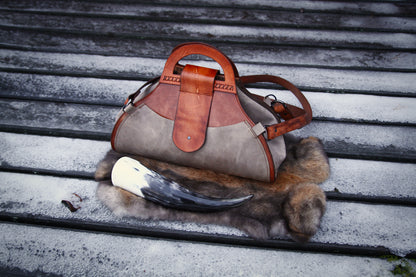 Handgefertigte Lederhandtasche "Freja" mit Vegvisir Design • Henkeltasche • Schultertasche