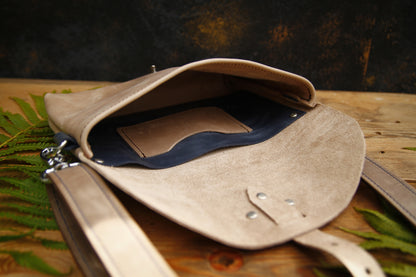 Modern crossbody-väska för kvinnor i äkta läder ♥ liten axelväska