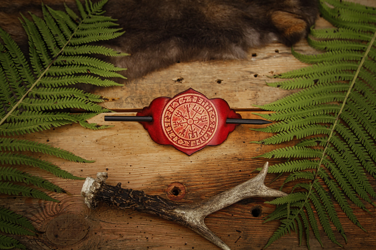 Vegvisir Haarspange Leder, Haarnadel