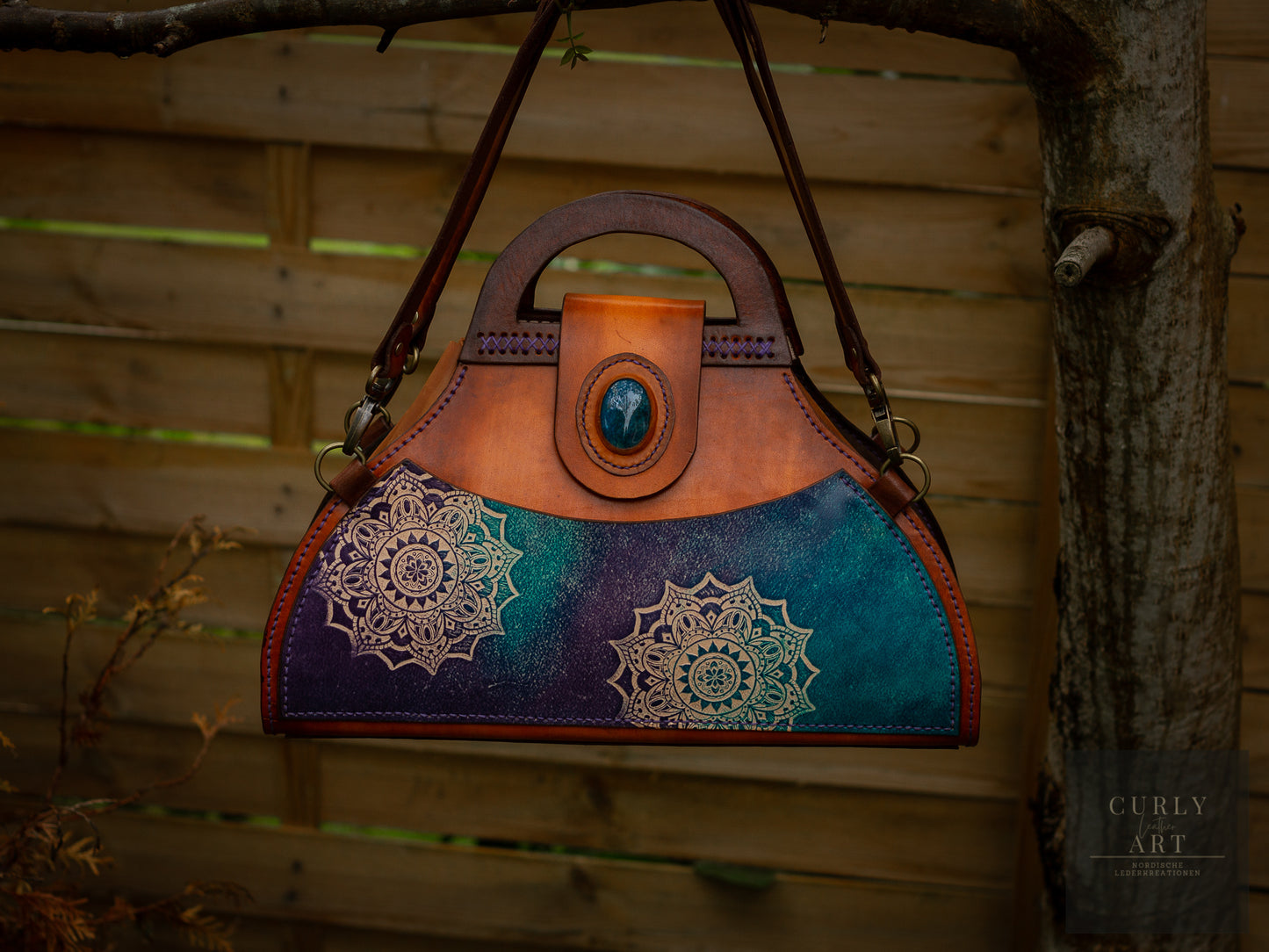 Handgefertigte Lederhandtasche "Freja" • Handtasche "Freja" mit Mandala-Design • Henkeltasche • Schultertasche