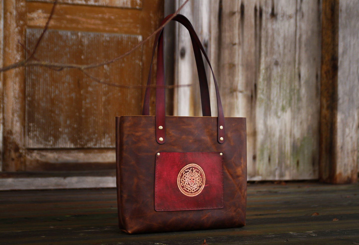 Leather shopper with inner pocket, Medusa design