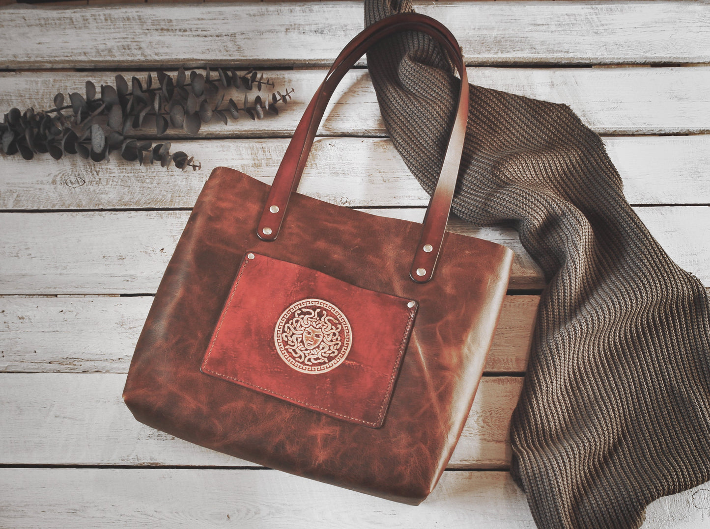 Individueller Leder Shopper mit Lebensbaum Yggdrasil "Made to order"