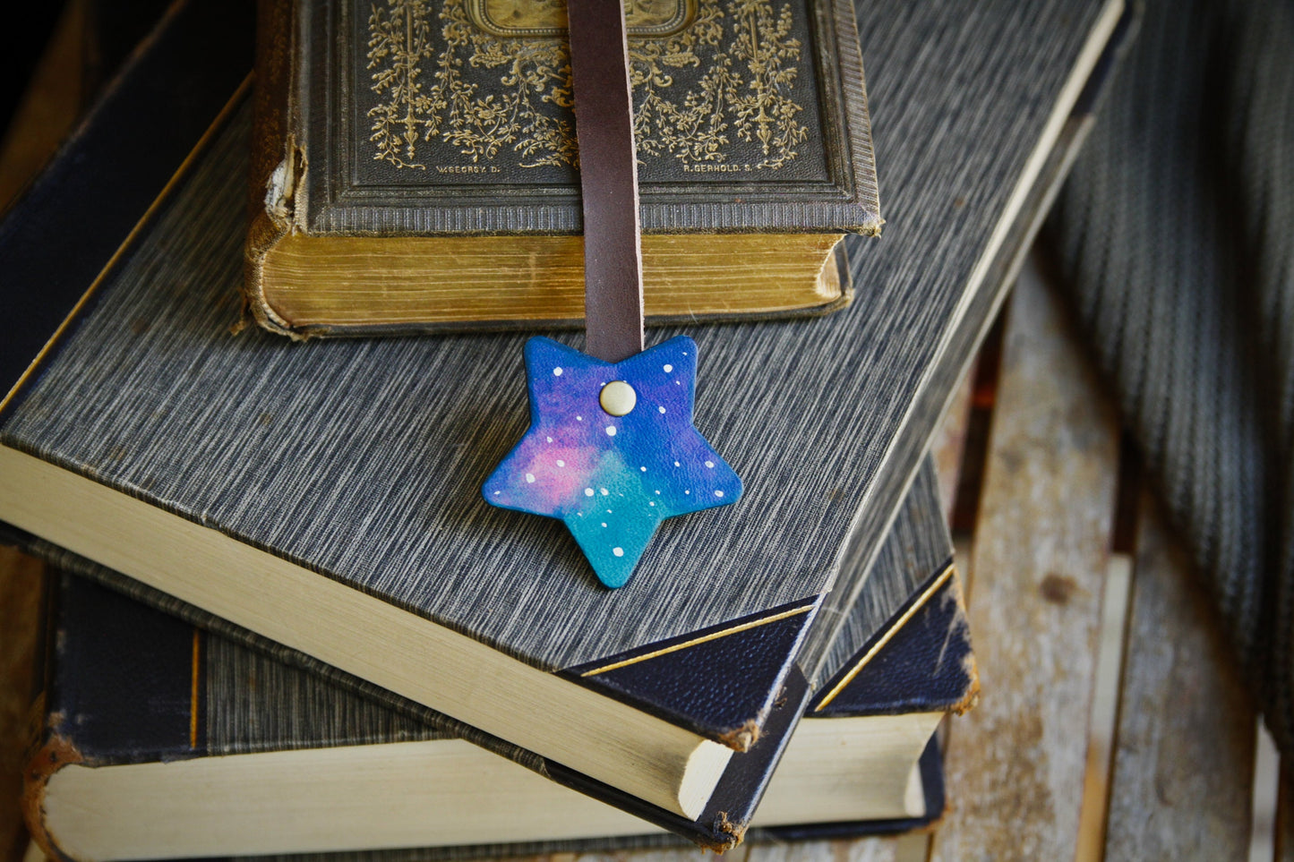 Leather bookmark/star leather bookmark/gift for bookworms/ribbon bookmark/bookmarker/gift for book lovers