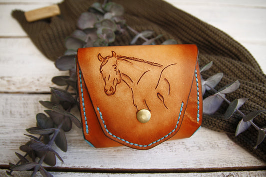 Handgjord plånbok med hästdesign